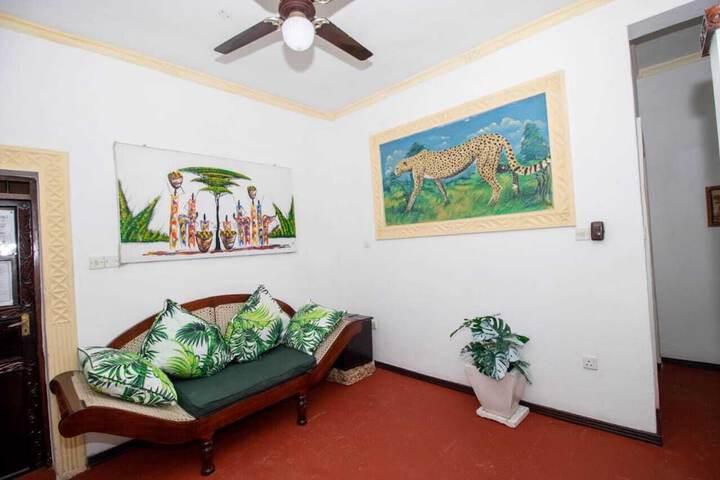 Room 8 of 36
