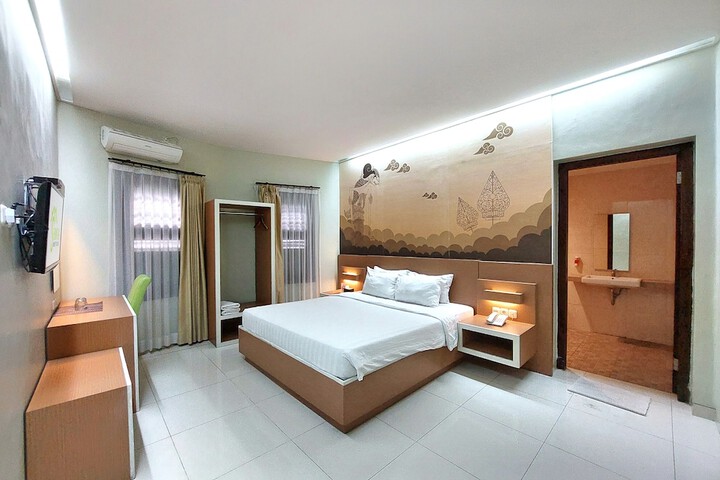 Room 14 of 25