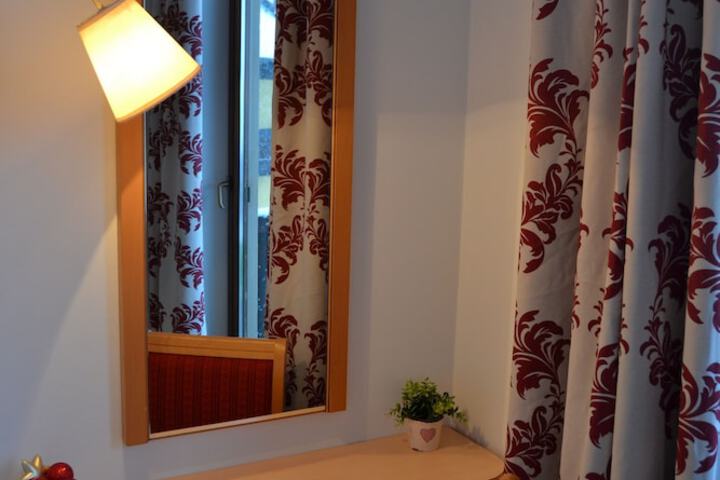 Room 13 of 74
