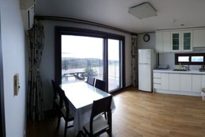 Room 33 of 39