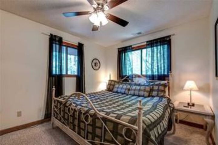 Room 10 of 29