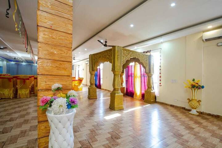 Ballroom/Hall 26 of 40