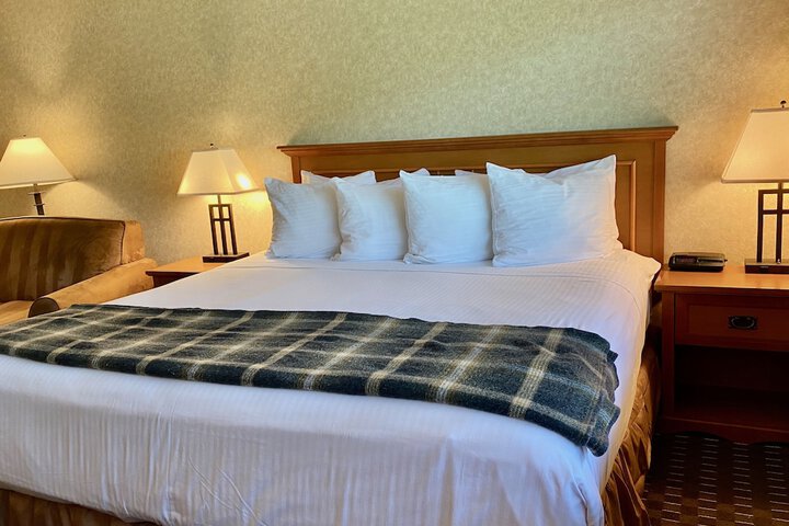 Room 10 of 100