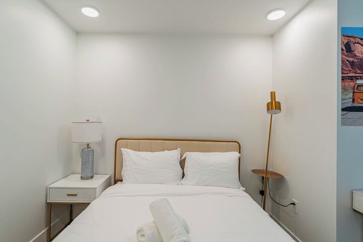 Room 8 of 48