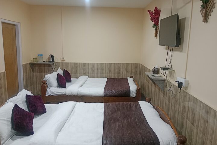 Room 10 of 20