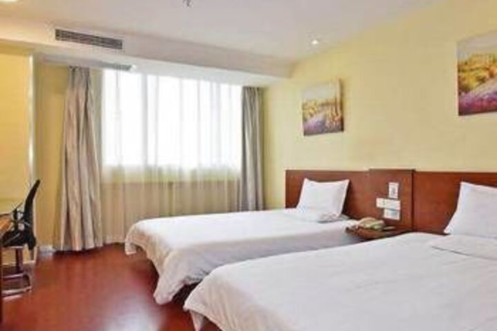 Room 3 of 32
