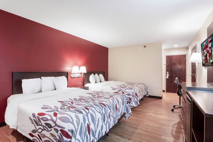 ADA Accessible Deluxe 2 Queen Beds (9 of 14)