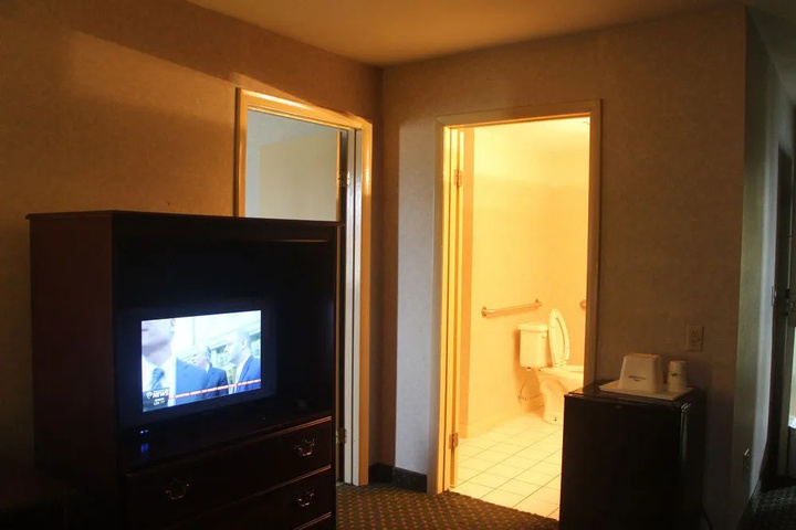 Room 3 of 20