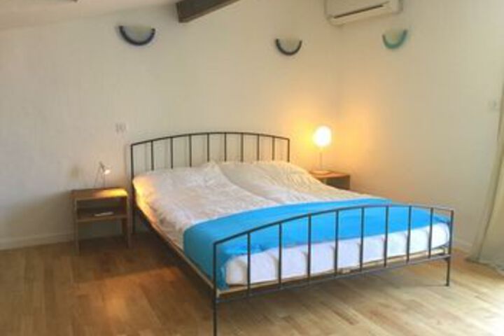 Room 62 of 200
