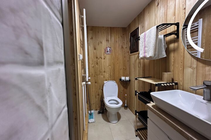 Room 14 of 21