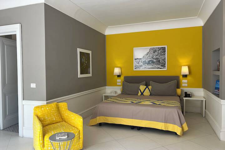 Room 29 of 143