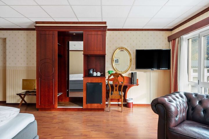 Room 14 of 48