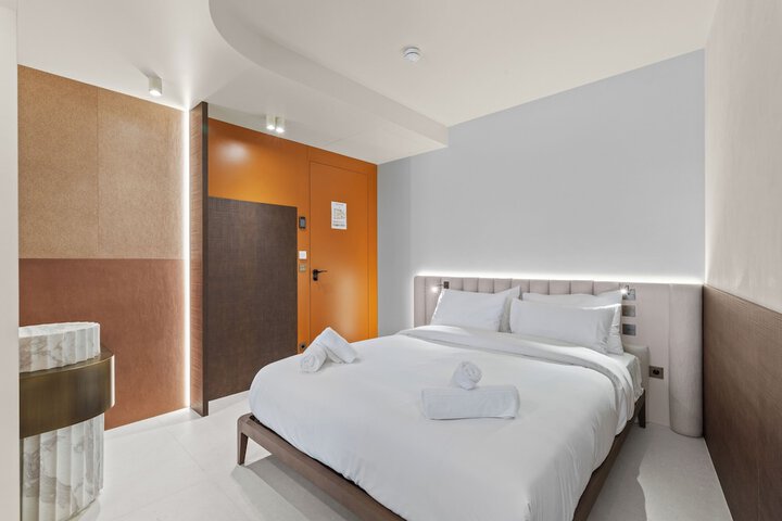 Room 41 of 102