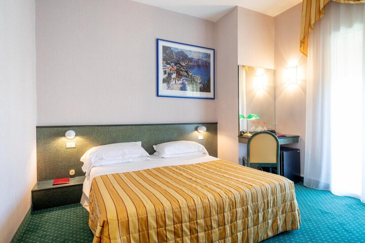 Room 20 of 62
