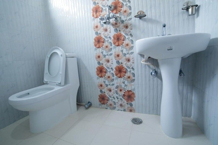 Room 9 of 15