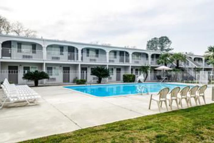 Pool 62 of 70