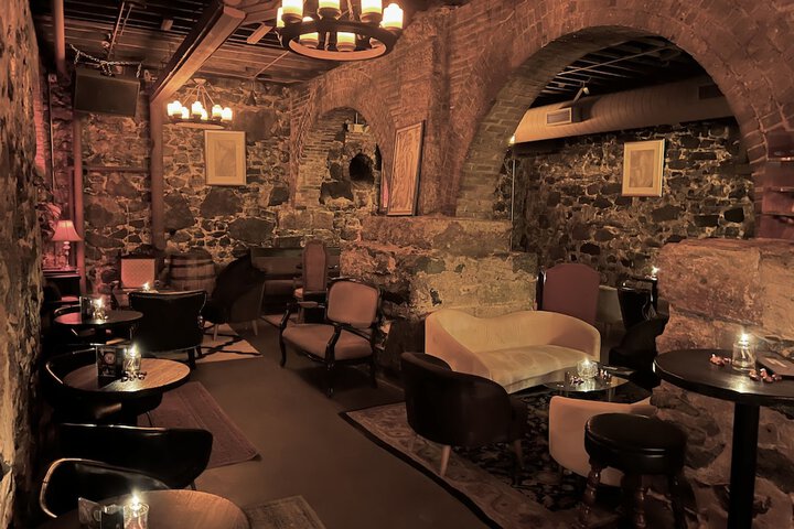 Lounge 120 of 139