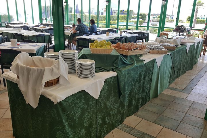 Breakfast buffet