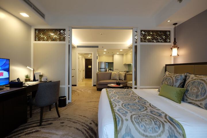 Room 12 of 97