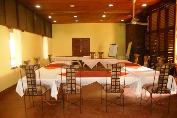 Dining 9 of 17