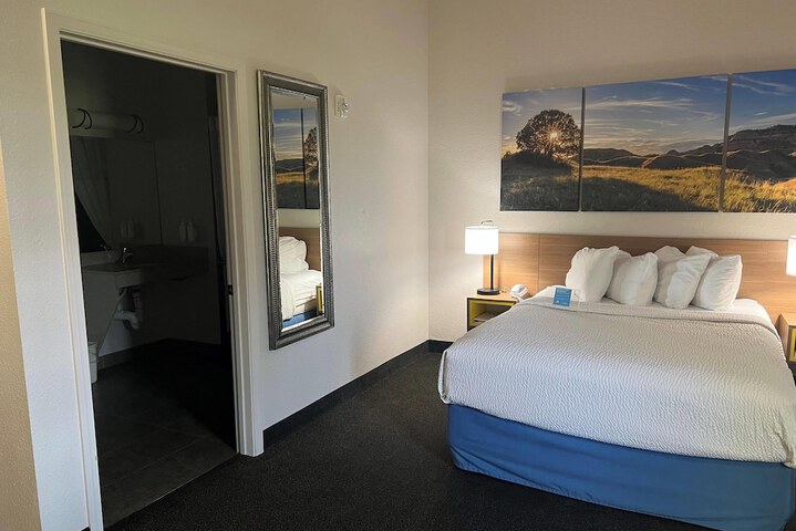 Room 26 of 37
