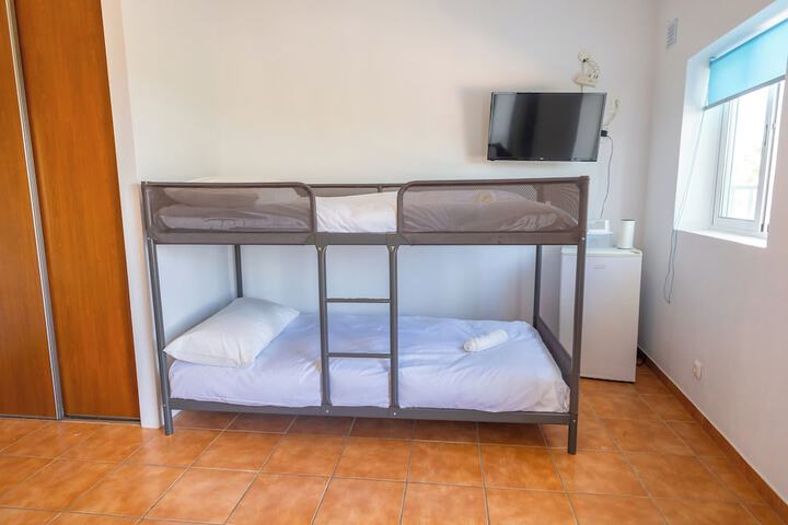 Room 14 of 65