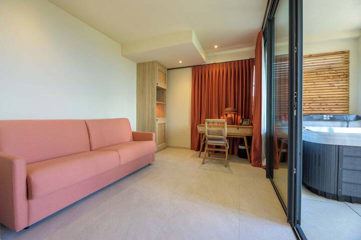 Room 14 of 37