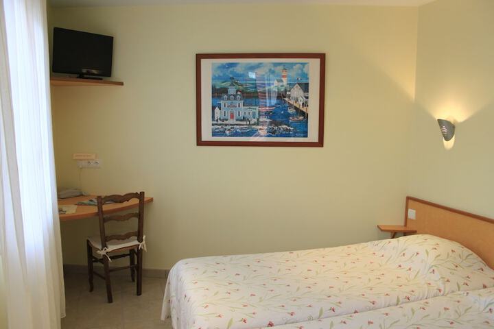 Room 4 of 23