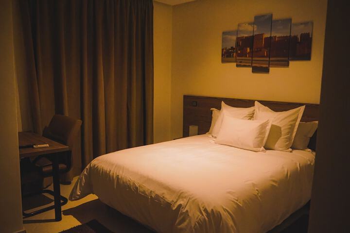 Room 16 of 28