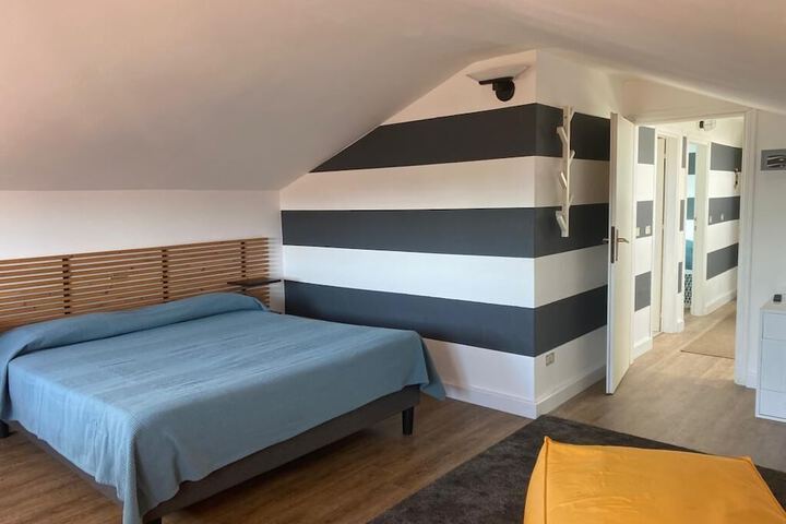 Room 11 of 68