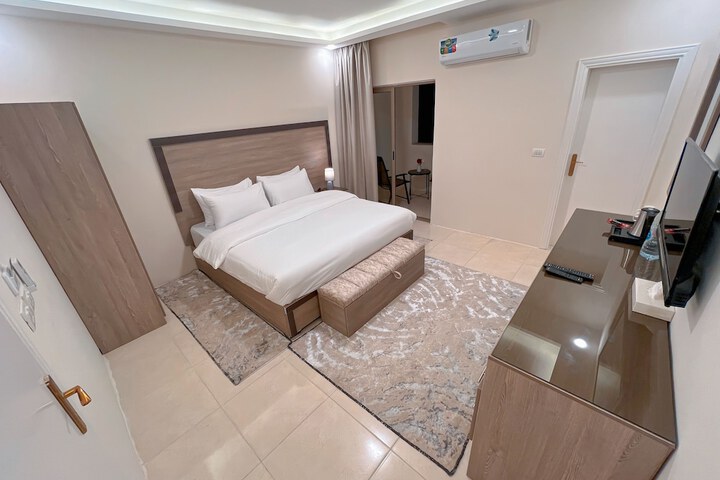 Room 7 of 30