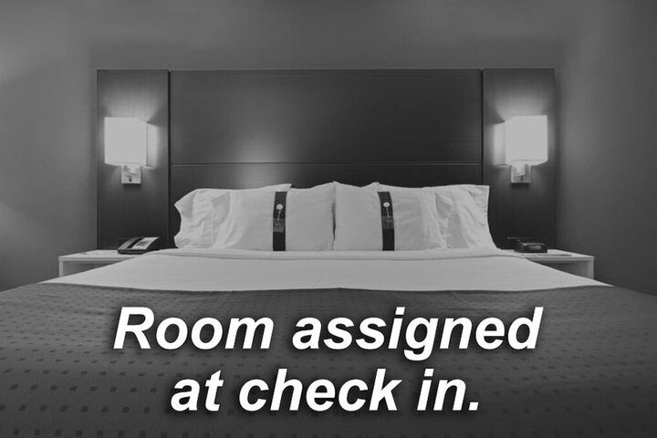 Room 10 of 28