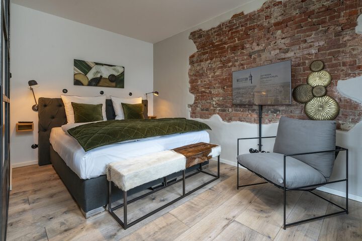 Room 25 of 105