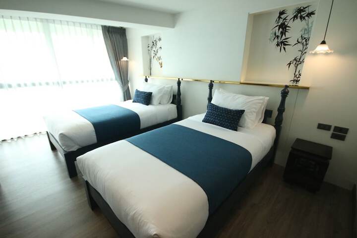 Room 35 of 59