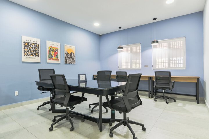 Business Center 214 of 228