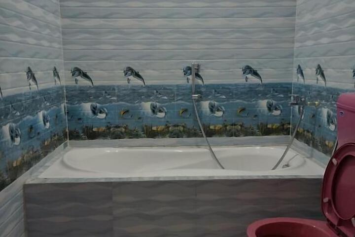 Room 4 of 33