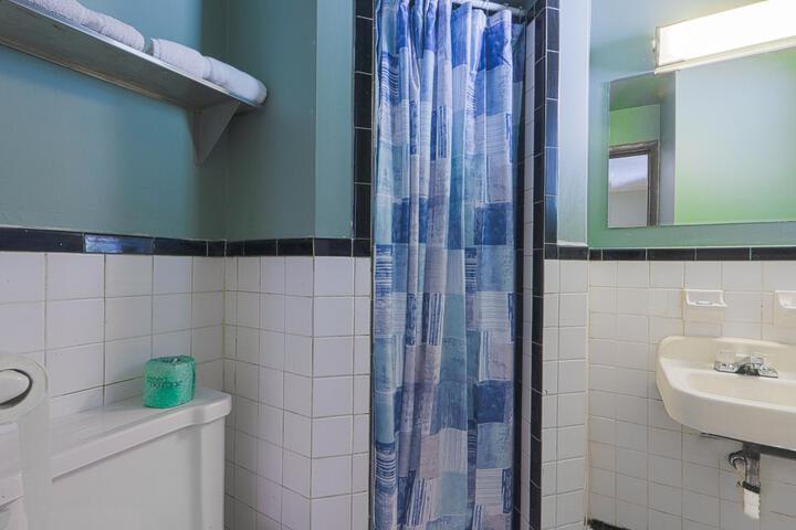 Room 8 of 26