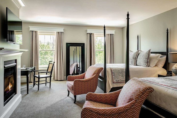 Classic 2 Queen Beds (6 of 7)