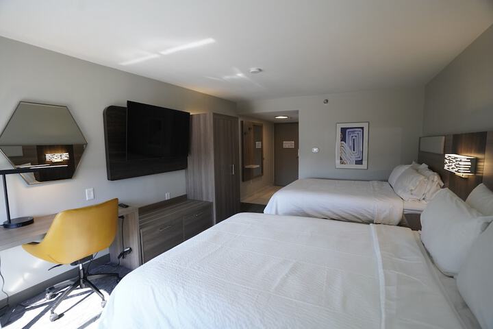 Room 4 of 37