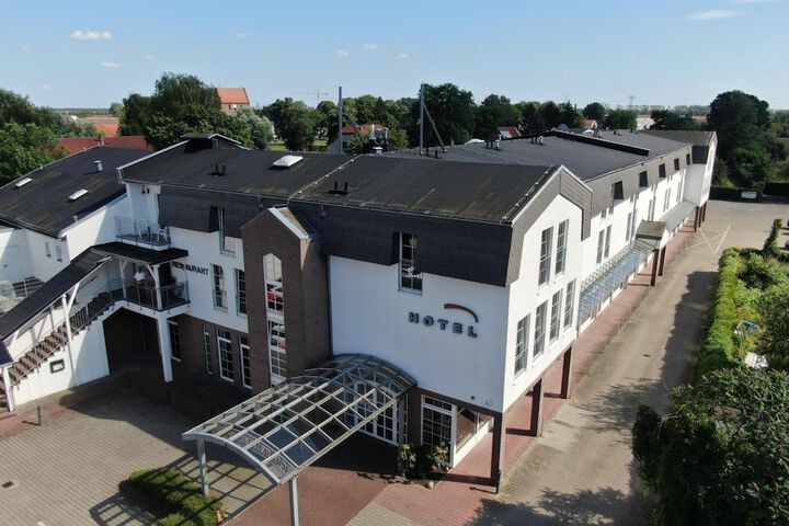 Hotel Entry