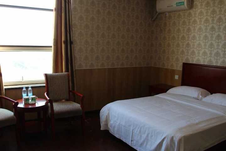 Room 8 of 22