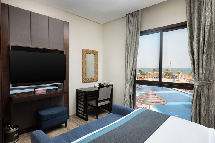 Room 32 of 171