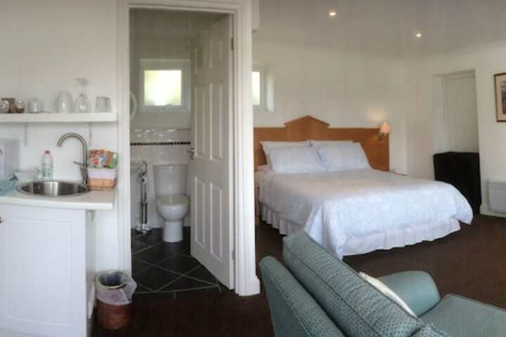 Room 8 of 25