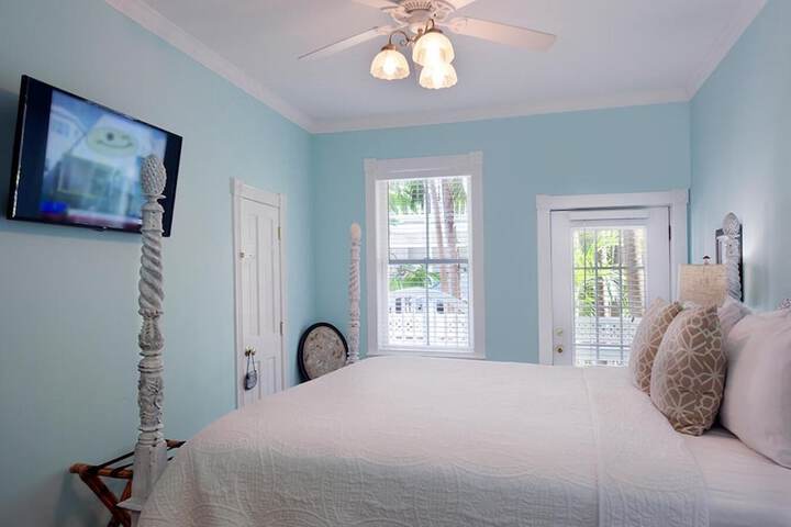 Room 2 of 30