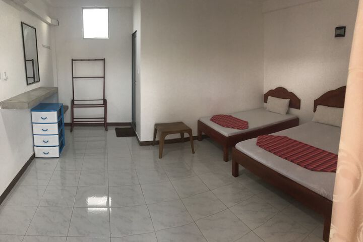 Room 15 of 28