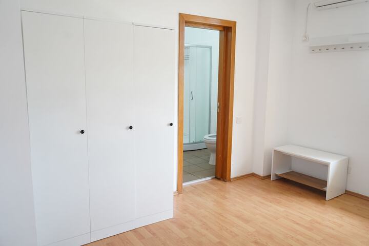 Room 3 of 22