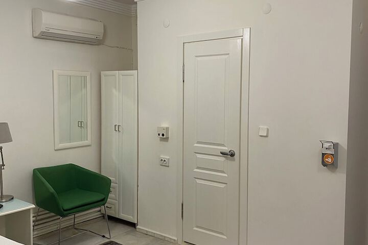 Room 34 of 85