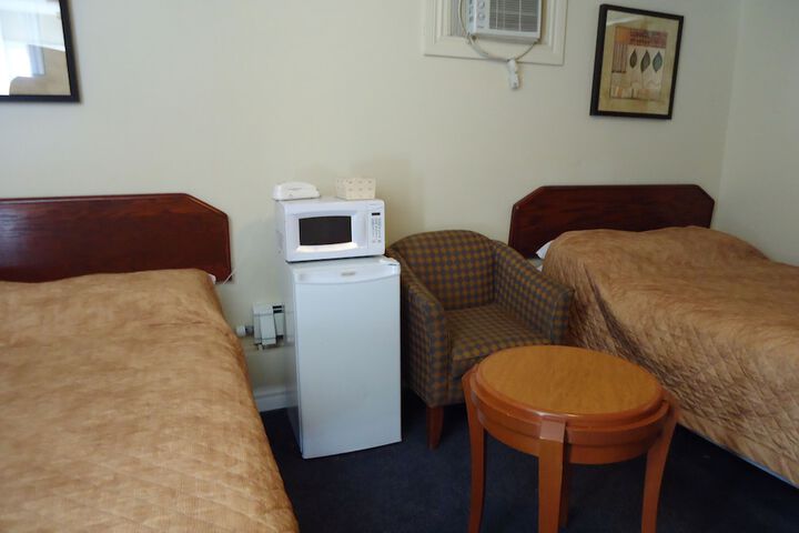 Room 9 of 34
