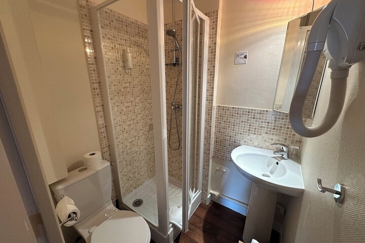 Room 20 of 38