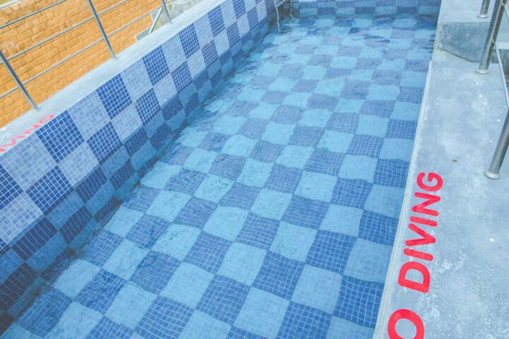 Pool 30 of 65